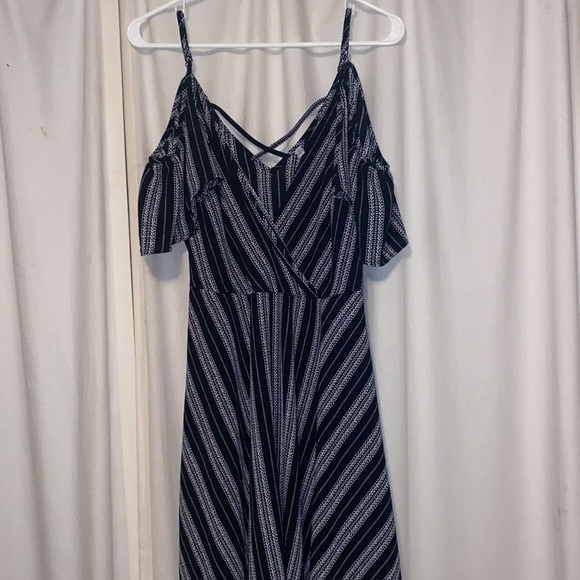 Xhilaration Black And White Off Shoulder Dress Size M USED - Picture 2 of 5